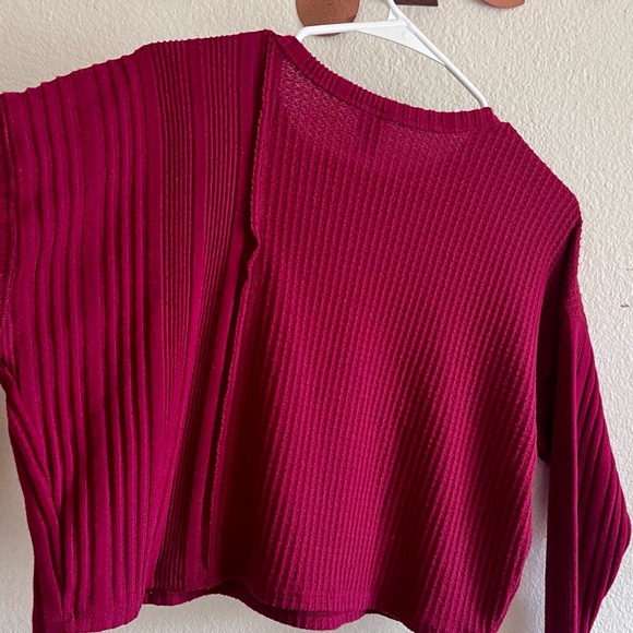 Crop Sweater - Picture 3 of 4